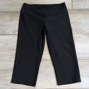 Nike Dri-FIT Black Loose Fit Capri Pants | Nike Capri Leggings